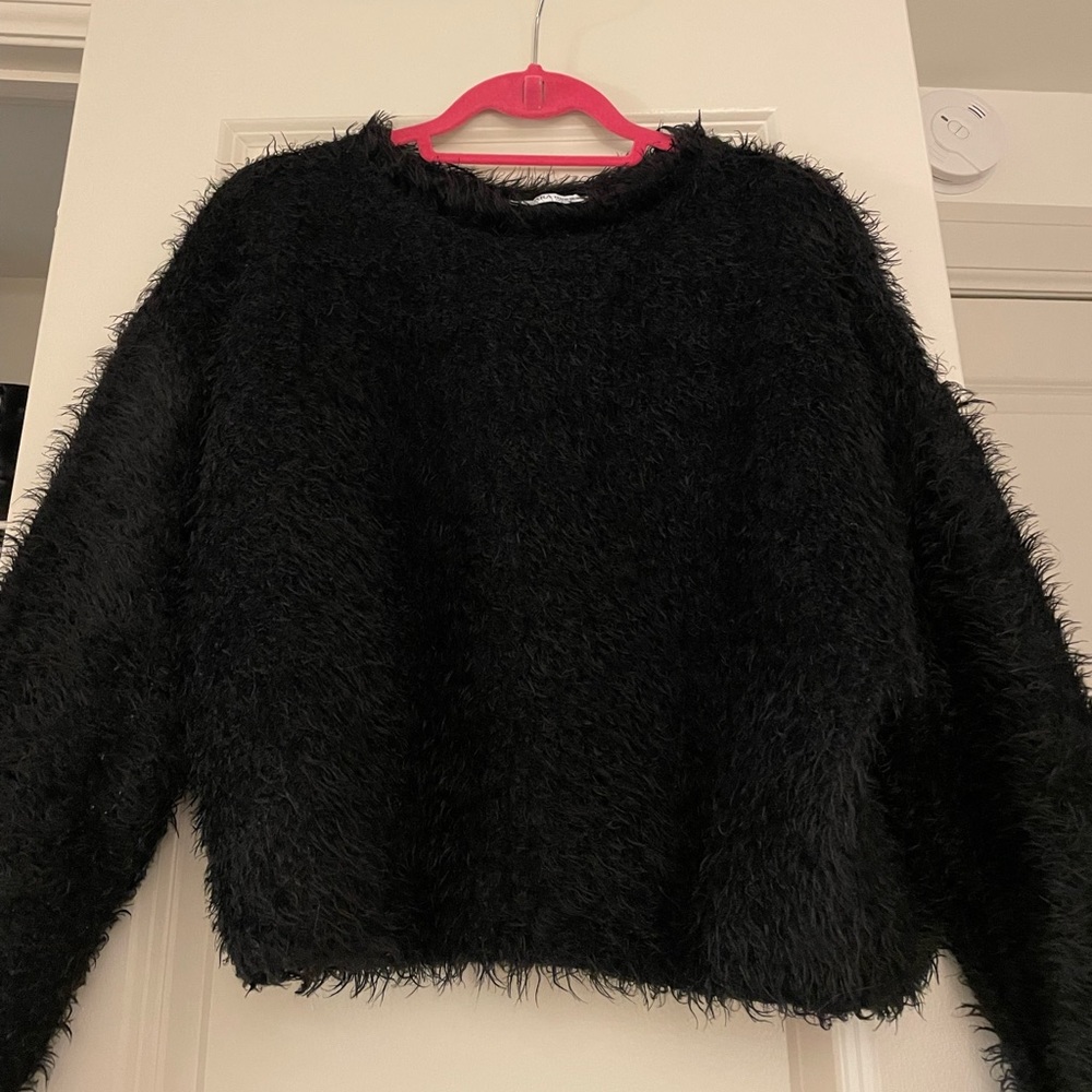 ZARA FUZZY BLACK SWEATER